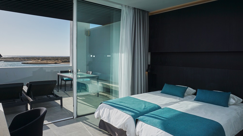 Suite 1 Bed | 2 Bath - With Sea View image