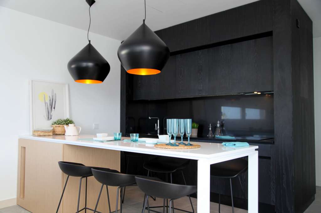 Luxury Suites 3 Bed | 4 Bath - With Sea View image