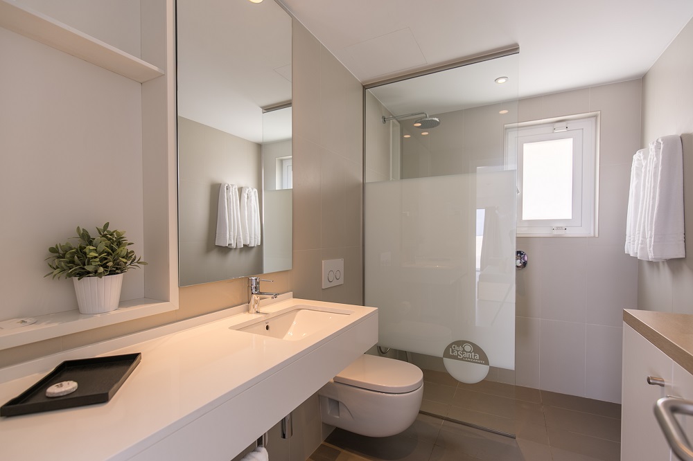 Penthouse 4 Bed | 2 Bath - With View image